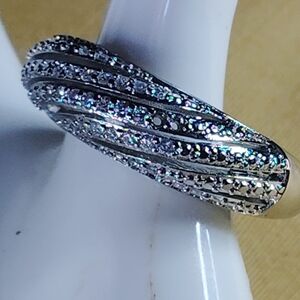 💥NWT- BEWITCHING MOISSANITE STERLING SILVER BAND RING PERIOD SIZE 6